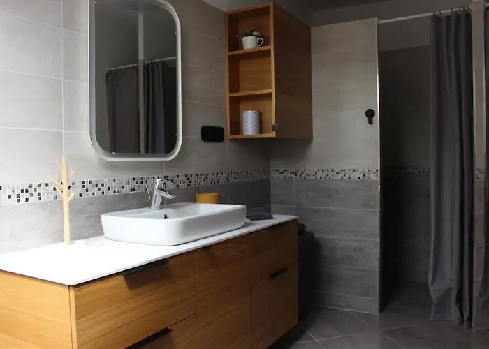 Var5 아파트 Szigetvár